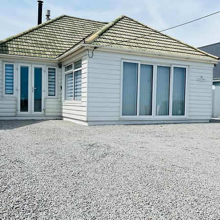 Pass The Keys Fabulous Beach Front Holiday Location Lydd Kültér fotó
