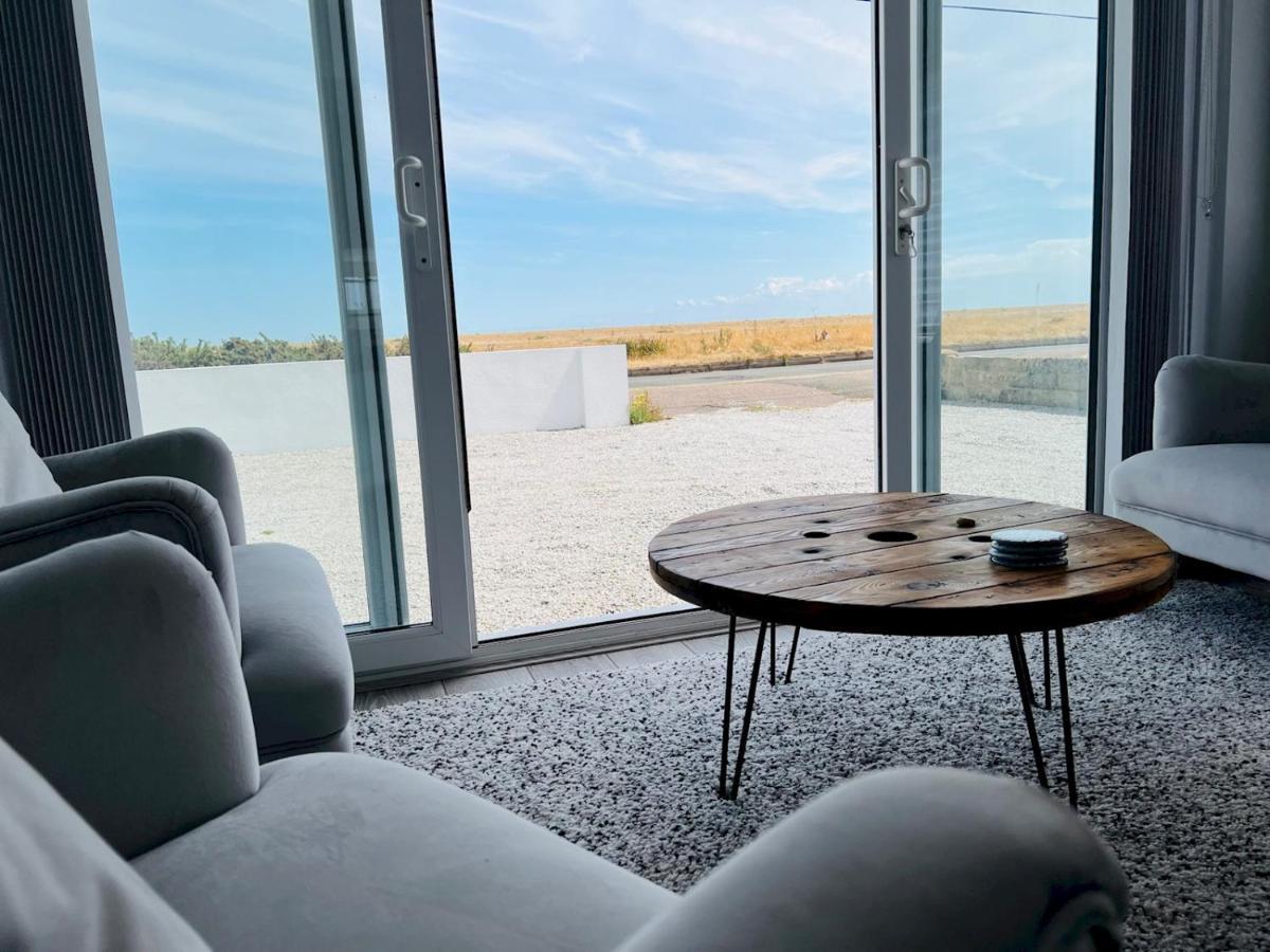 Pass The Keys Fabulous Beach Front Holiday Location Lydd Kültér fotó