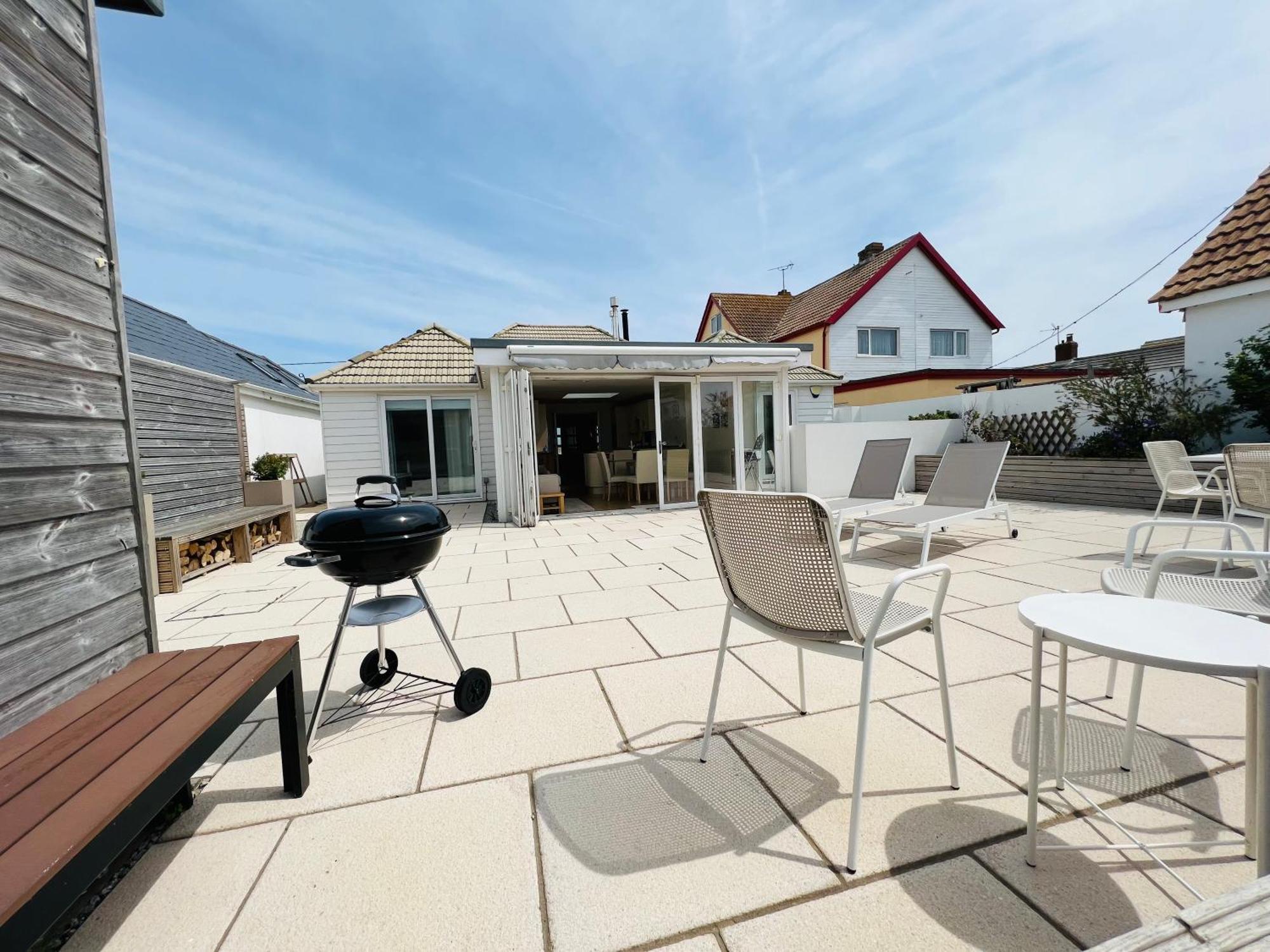 Pass The Keys Fabulous Beach Front Holiday Location Lydd Kültér fotó